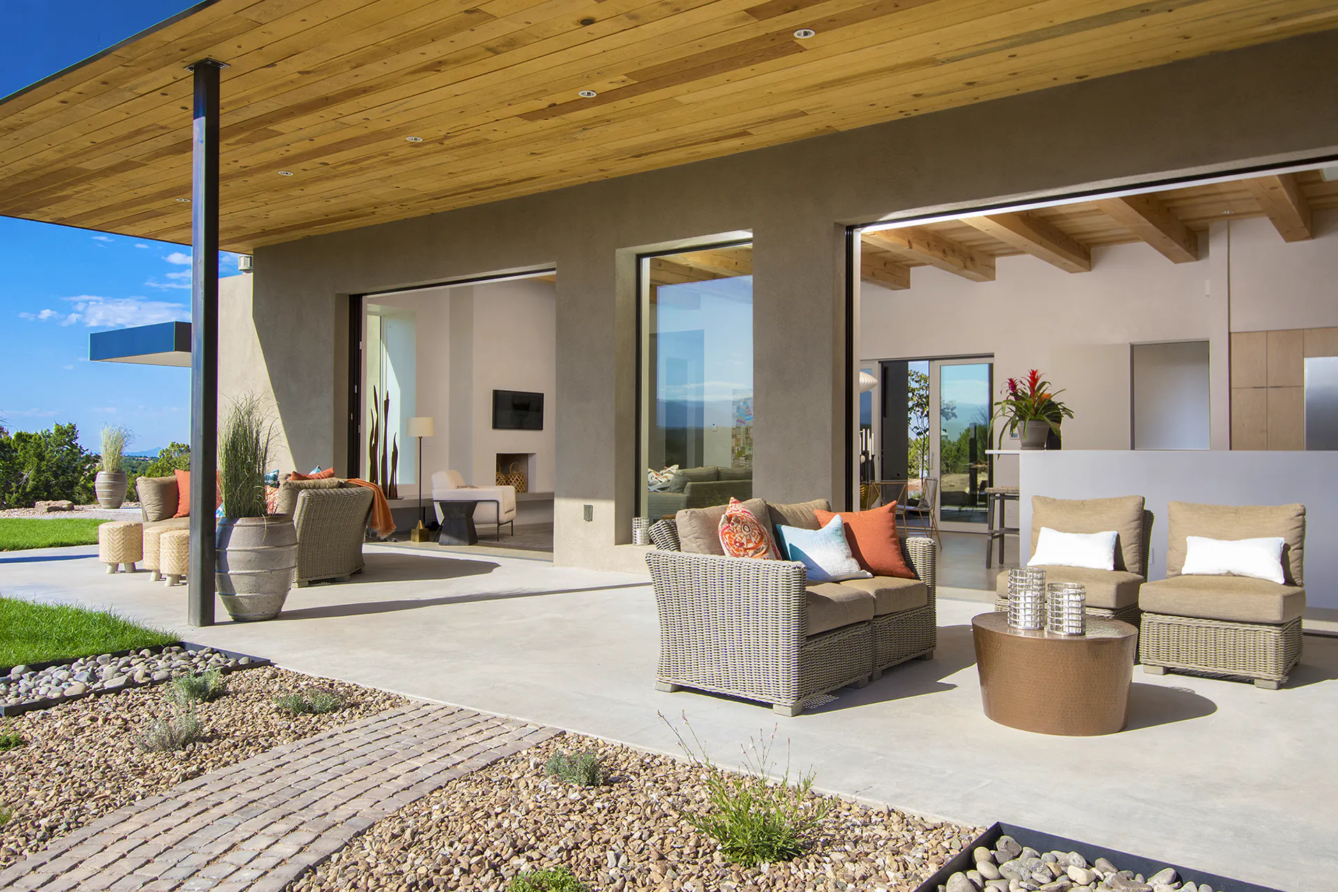 Desert Modern - Zachary and Sons Custom Homes - Santa Fe, New Mexico Real  Estate, image size:1920x1280
